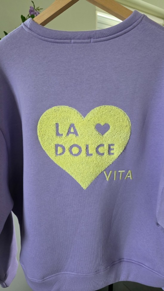 La dolce vita lila back detail