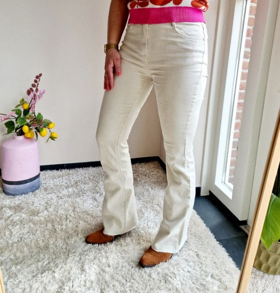 Midwaist flared sand