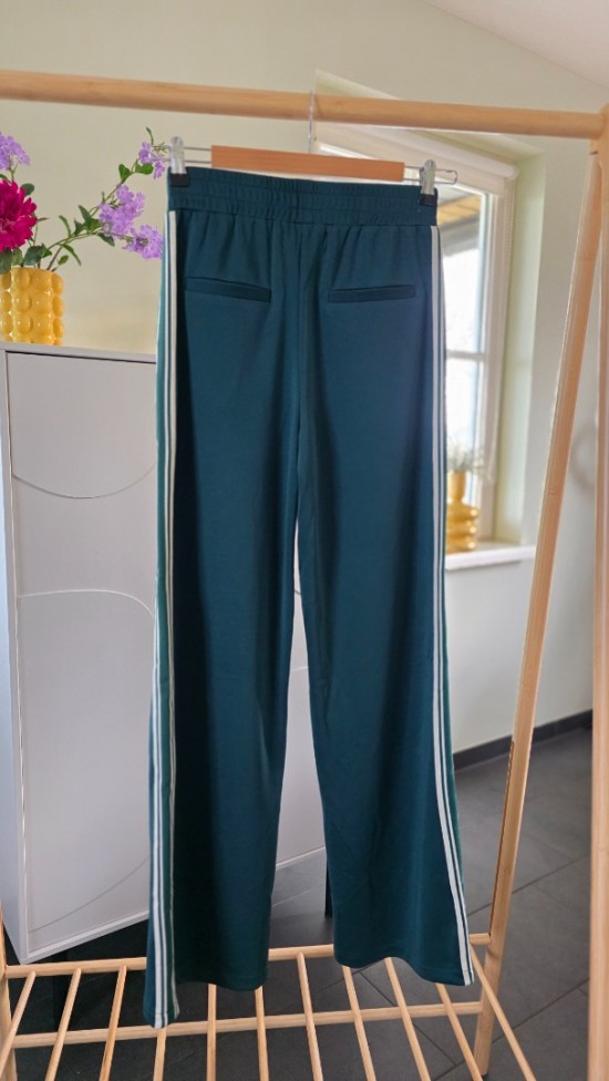 Stripe pants dark green front