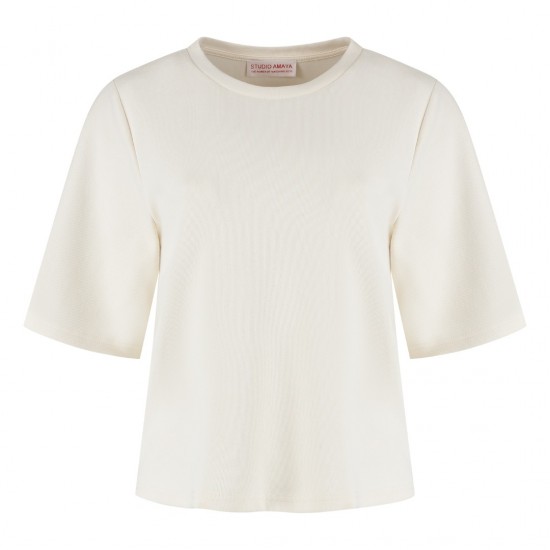 Studio amayafallwinter2025original252 st331011offwhitefront