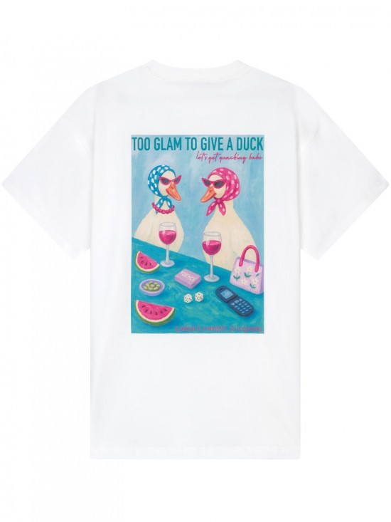 T shirt ducks off white backwhite background