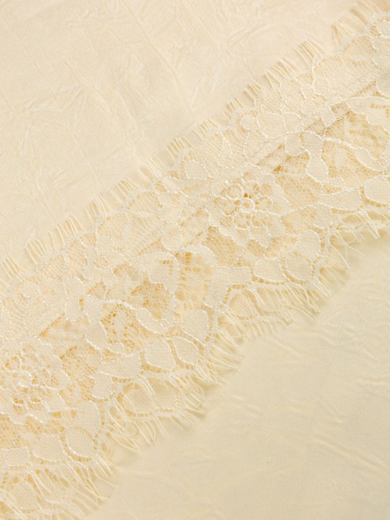 Top callie soft yellow detailwhite lr